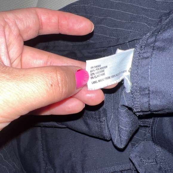 GAP Size 4 Women's Dress Shorts Pants Stretch Inseam 4.5, Four Pockets, Striped - Picture 6 of 7